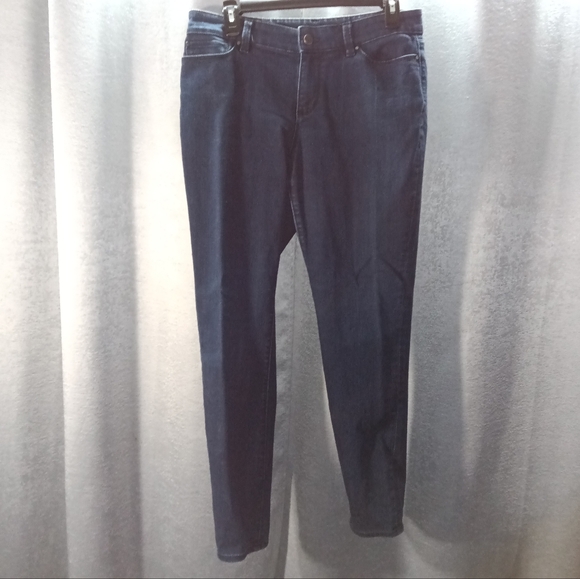 2 Pairs of Petite Jeans - Picture 4 of 12